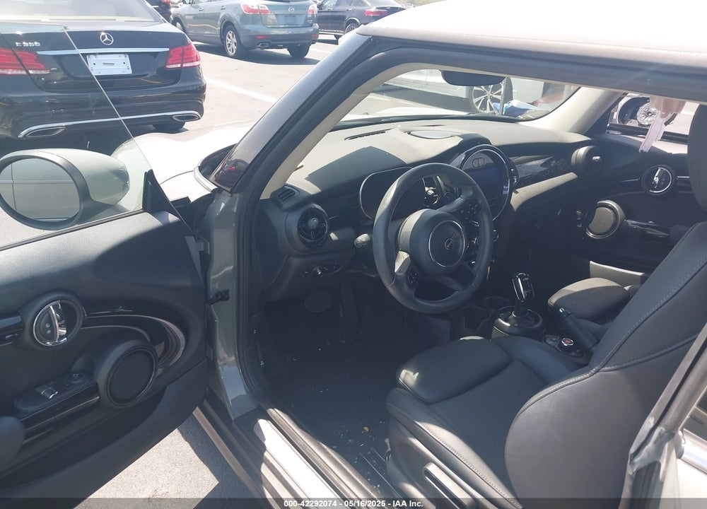 2022 MINI HARDTOP COOPER S VIN: WMW53DH0XN2R63568