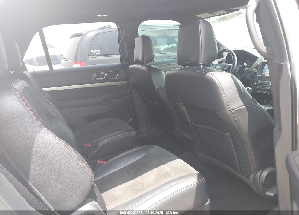 2019 FORD EXPLORER XLT VIN: 1FM5K7D8XKGA08413