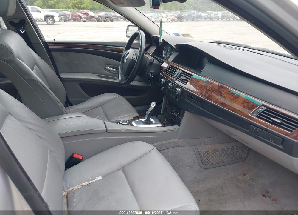 2008 BMW 528I VIN: WBANU53508CT03625