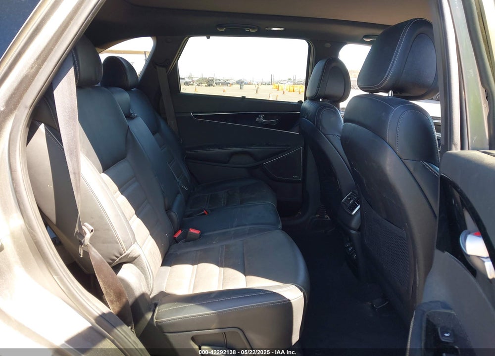2016 KIA SORENTO 2.0T SXL VIN: 5XYPKDA1XGG007758