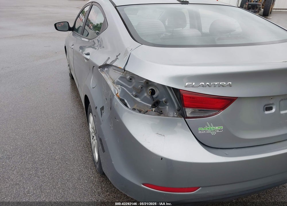 2016 HYUNDAI ELANTRA SE VIN: 5NPDH4AE7GH739181