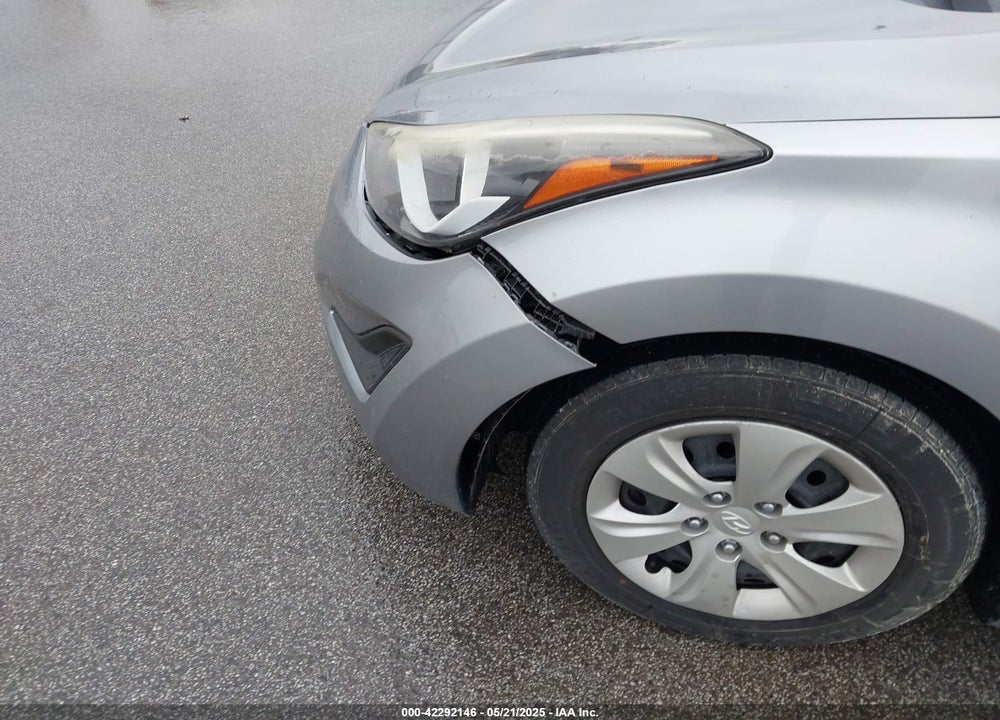 2016 HYUNDAI ELANTRA SE VIN: 5NPDH4AE7GH739181