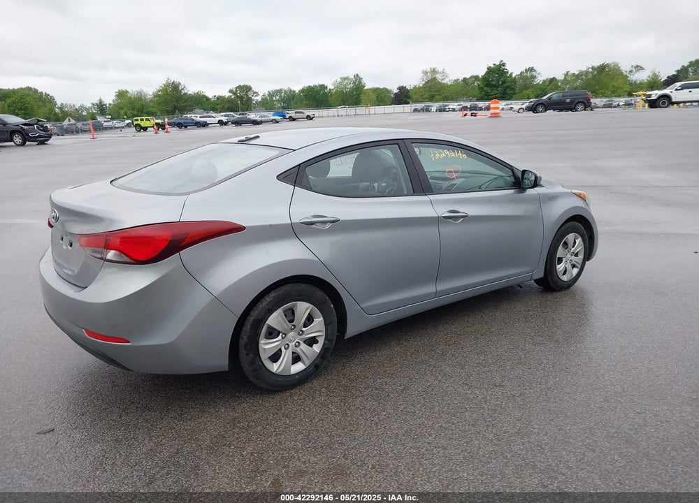 2016 HYUNDAI ELANTRA SE VIN: 5NPDH4AE7GH739181