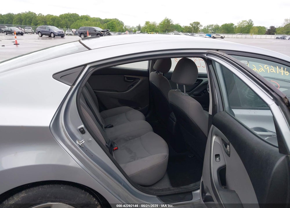 2016 HYUNDAI ELANTRA SE VIN: 5NPDH4AE7GH739181