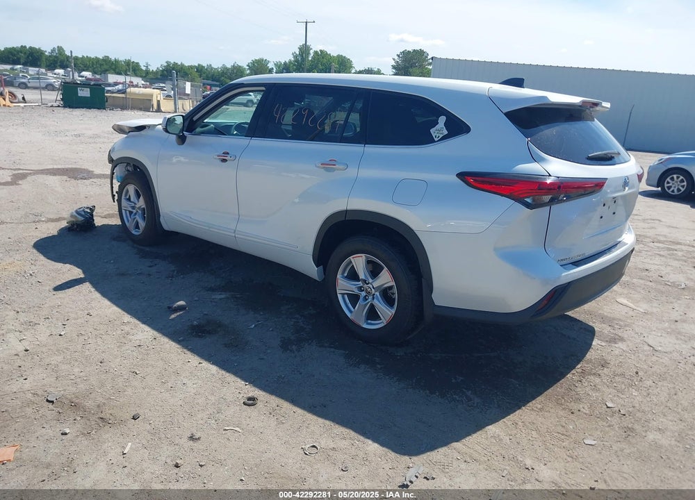 2022 TOYOTA HIGHLANDER VIN: 5TDCZRBHXNS184202
