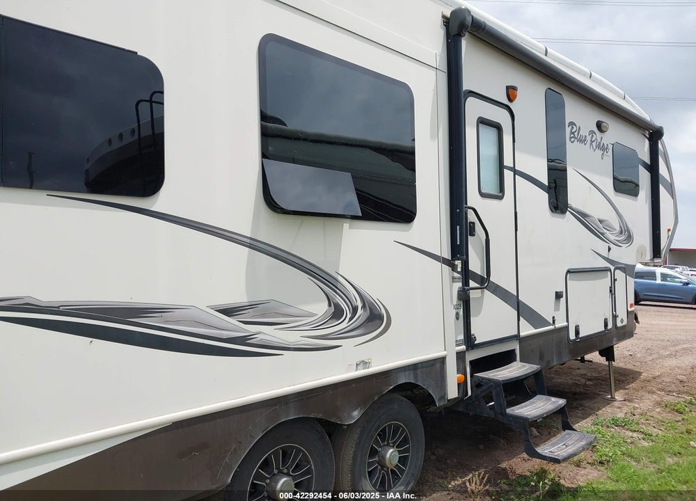 2016 FORE BLUE RIDGE VIN: 4X4FBLF2XGG101461