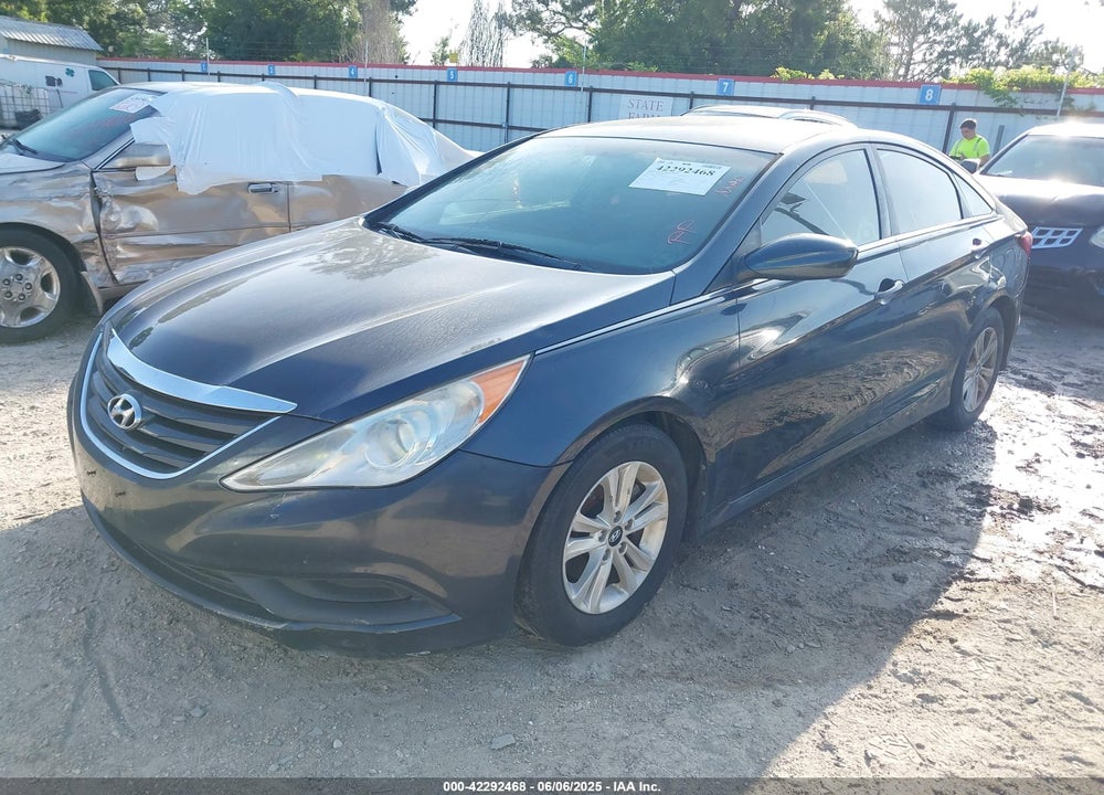 2014 HYUNDAI SONATA VIN: 5NPEB4AC3EH832135