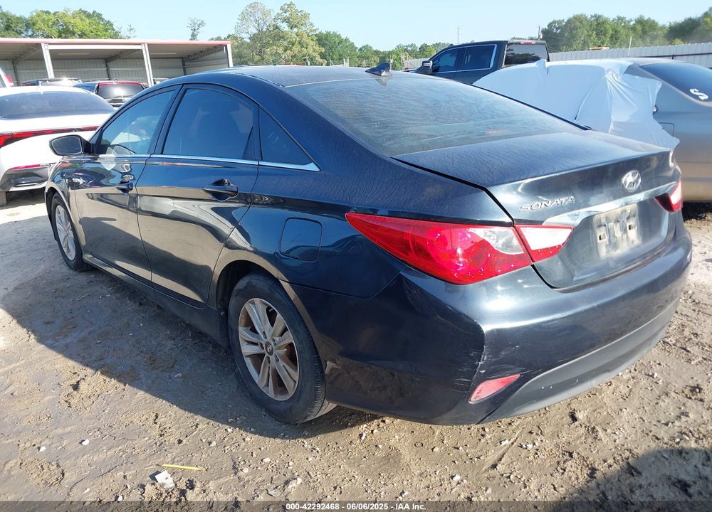 2014 HYUNDAI SONATA VIN: 5NPEB4AC3EH832135