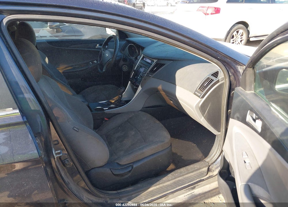 2014 HYUNDAI SONATA VIN: 5NPEB4AC3EH832135