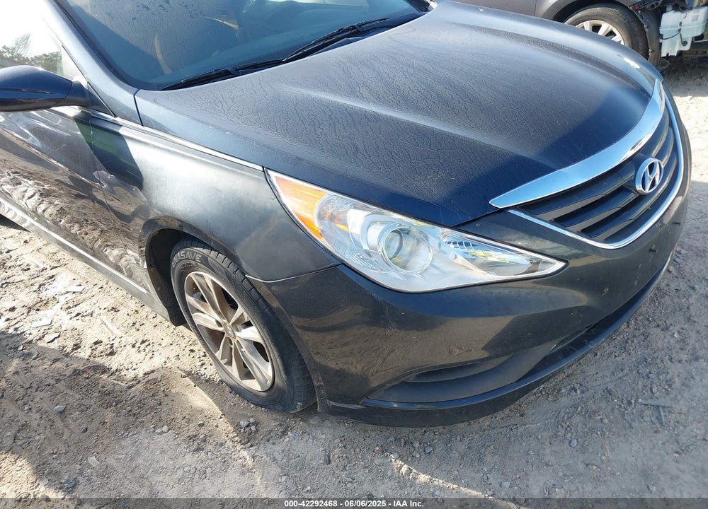 2014 HYUNDAI SONATA VIN: 5NPEB4AC3EH832135