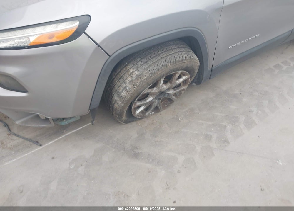 2015 JEEP CHEROKEE VIN: 1C4PJLCB5FW596576