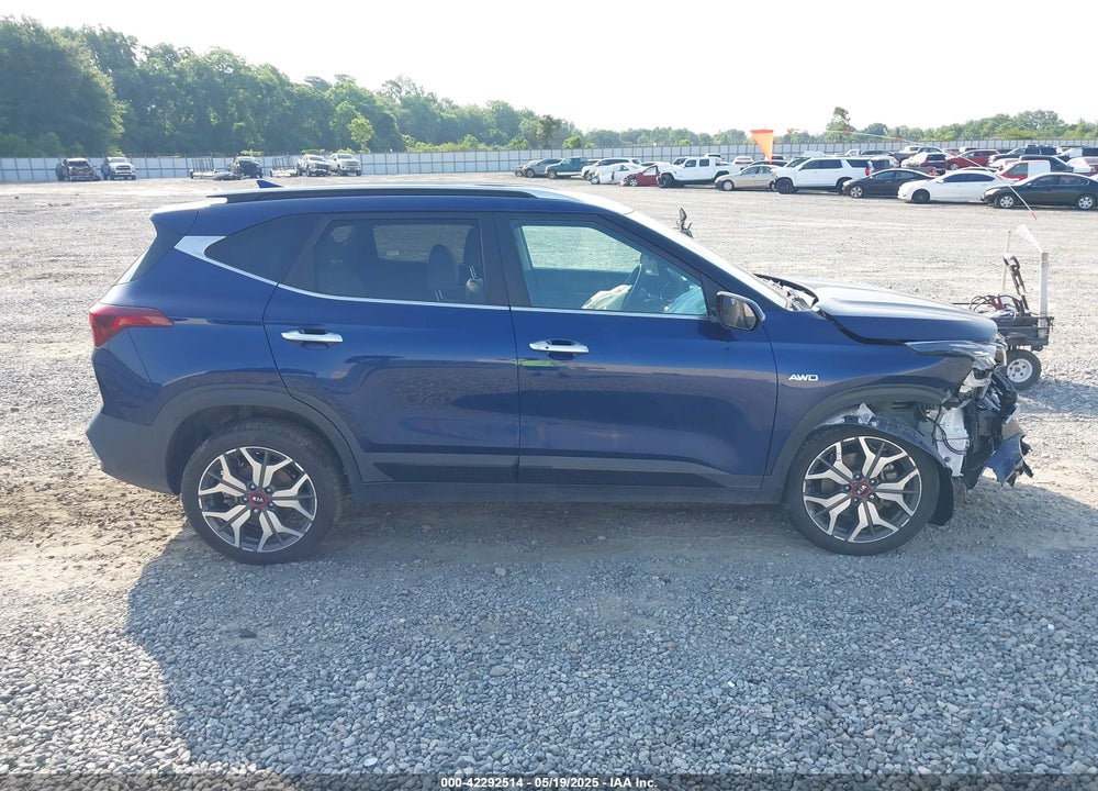 2021 KIA SELTOS VIN: KNDETCA23M7203251