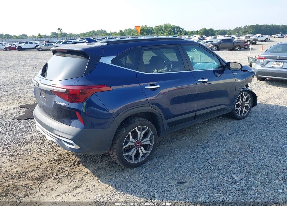 2021 KIA SELTOS VIN: KNDETCA23M7203251