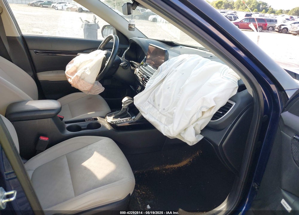2021 KIA SELTOS VIN: KNDETCA23M7203251