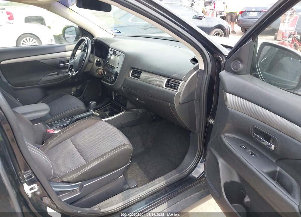 2017 MITSUBISHI OUTLANDER VIN: JA4AD2A33HZ047649