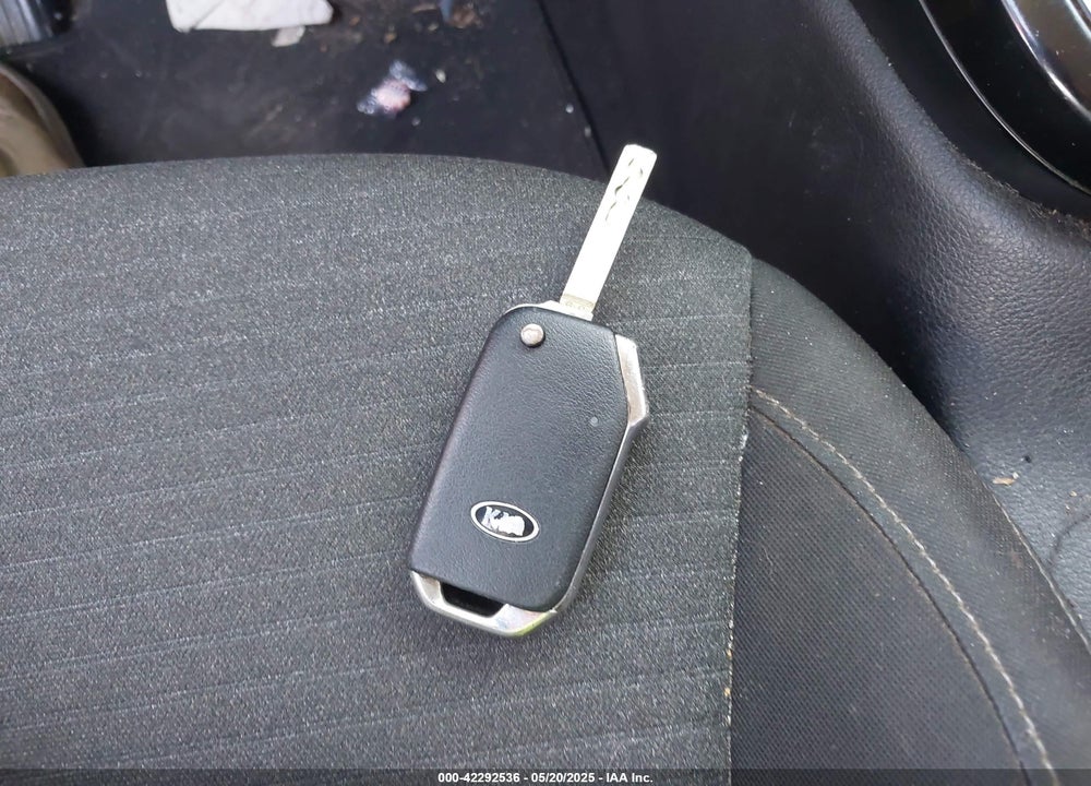 2020 KIA SOUL VIN: KNDJ23AU5L7722173