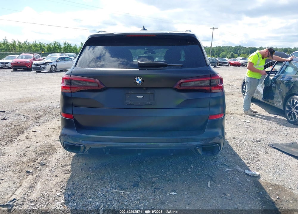 2022 BMW X5 VIN: 5UXCR6C08N9L39205