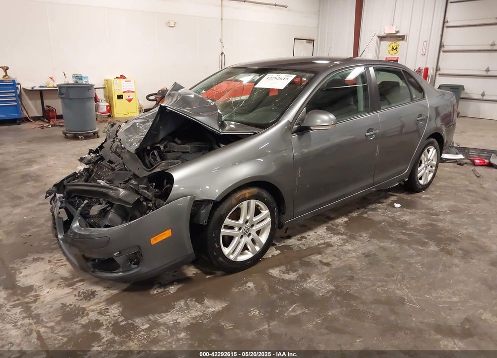 2010 VOLKSWAGEN JETTA VIN: 3VWJX7AJ7AM009550