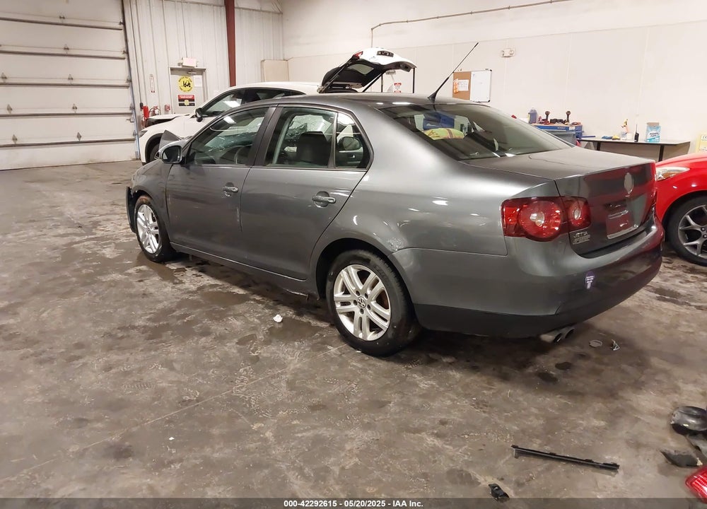 2010 VOLKSWAGEN JETTA VIN: 3VWJX7AJ7AM009550