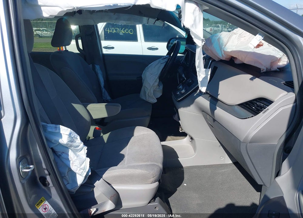 2015 TOYOTA SIENNA VIN: 5TDZK3DCXFS594786
