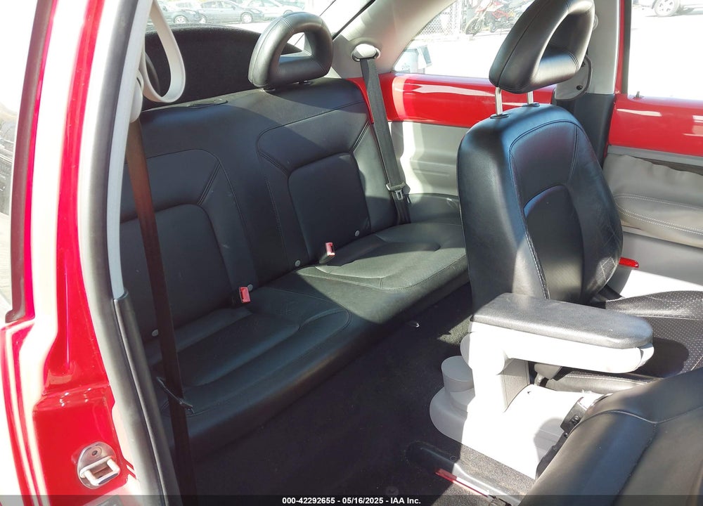 2002 VOLKSWAGEN NEW BEETLE GLX VIN: 3VWDD21C82M410830