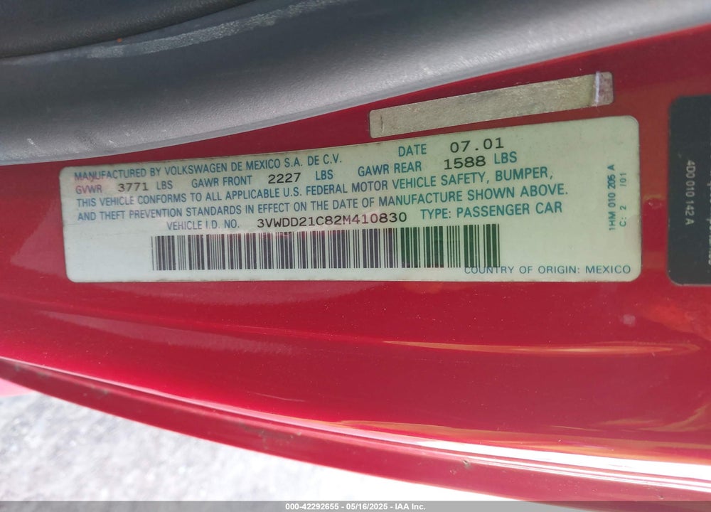 2002 VOLKSWAGEN NEW BEETLE GLX VIN: 3VWDD21C82M410830
