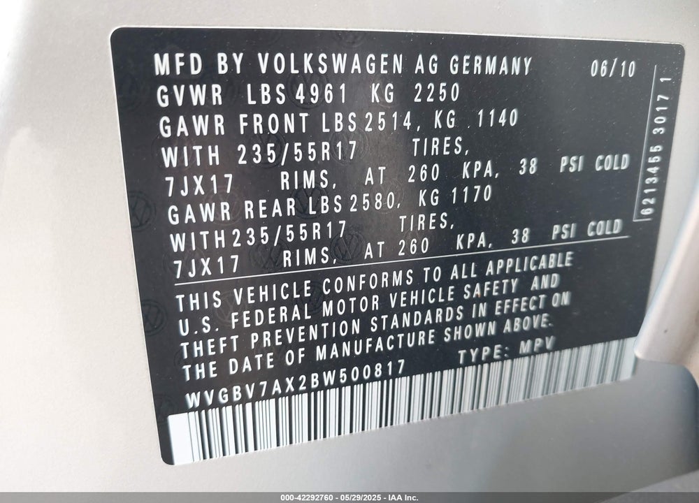 2011 VOLKSWAGEN TIGUAN VIN: WVGBV7AX2BW500817
