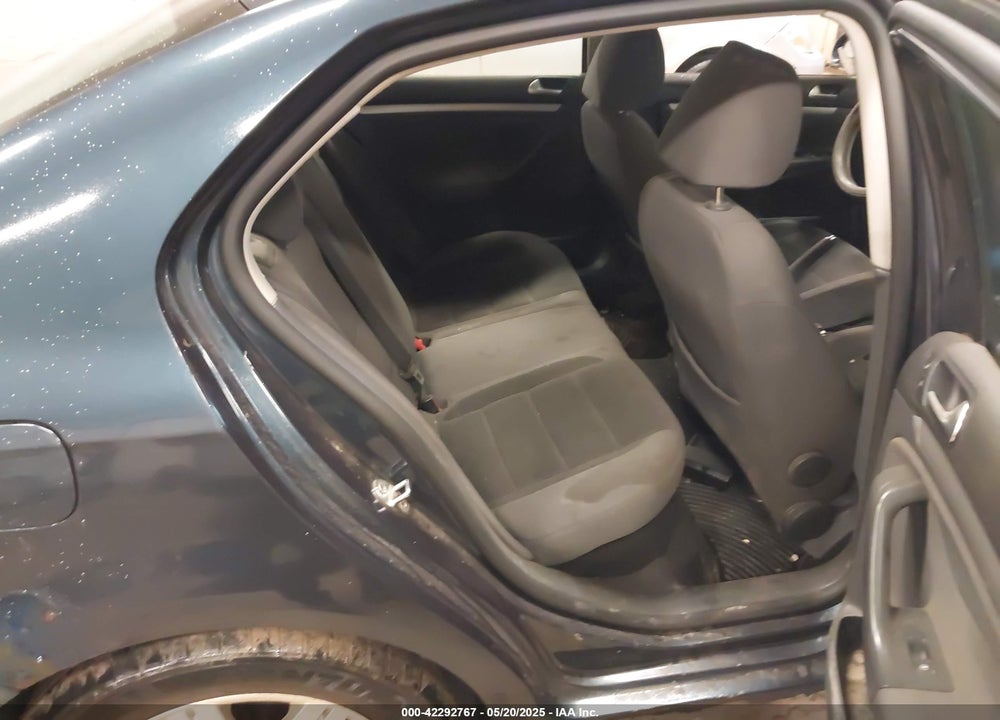 2009 VOLKSWAGEN JETTA S VIN: 3VWHZ71K79M020139