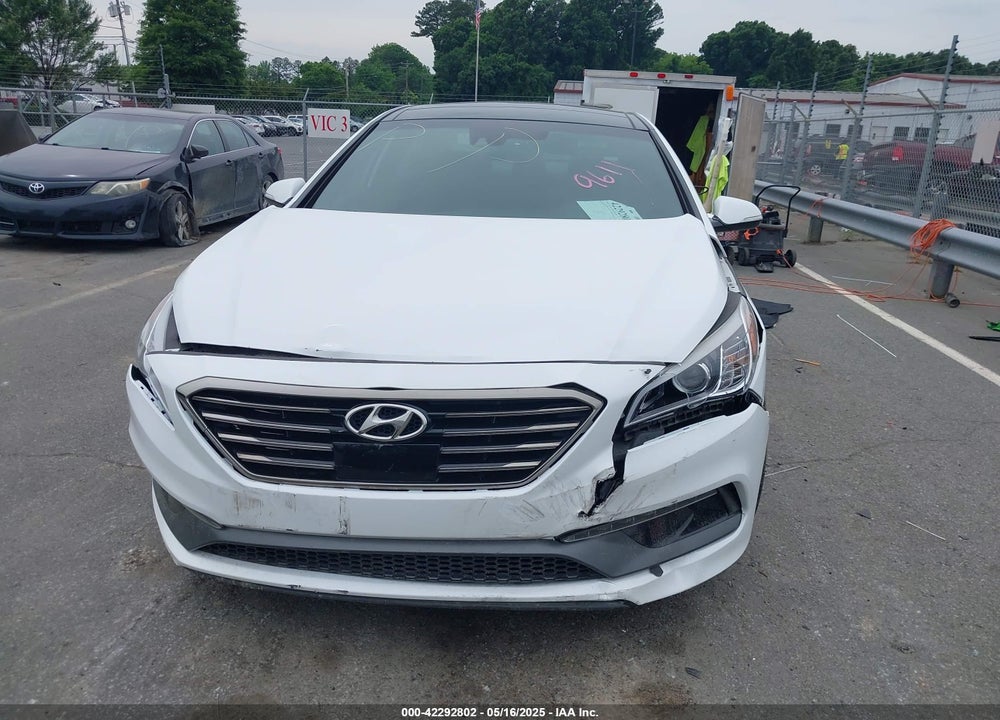 2015 HYUNDAI SONATA VIN: 5NPE34AB6FH189611