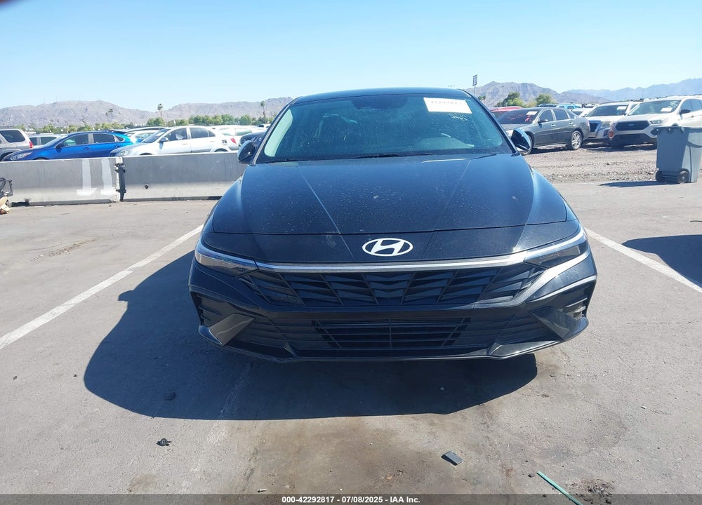 2024 HYUNDAI ELANTRA VIN: KMHLM4DG7RU805561
