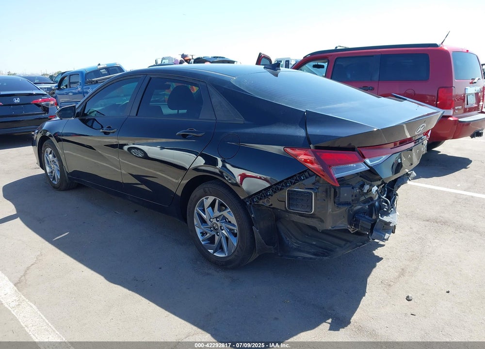 2024 HYUNDAI ELANTRA VIN: KMHLM4DG7RU805561