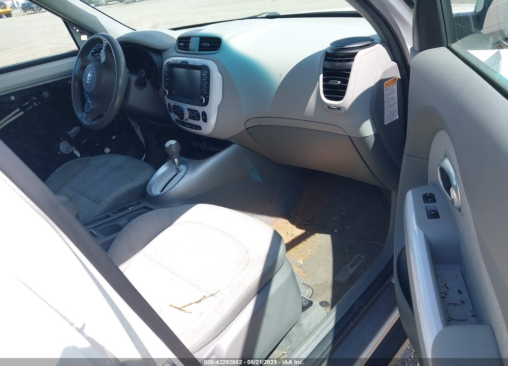2017 KIA SOUL EV VIN: KNDJP3AE8H7020222