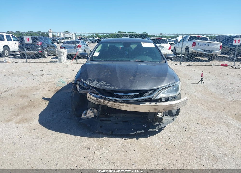 2016 CHRYSLER 200 VIN: 1C3CCCFB5GN192631