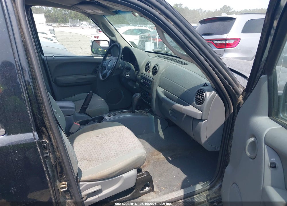 2005 JEEP LIBERTY RENEGADE VIN: 1J4GK38K05W564939