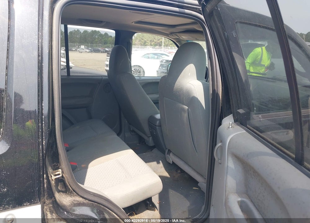 2005 JEEP LIBERTY RENEGADE VIN: 1J4GK38K05W564939
