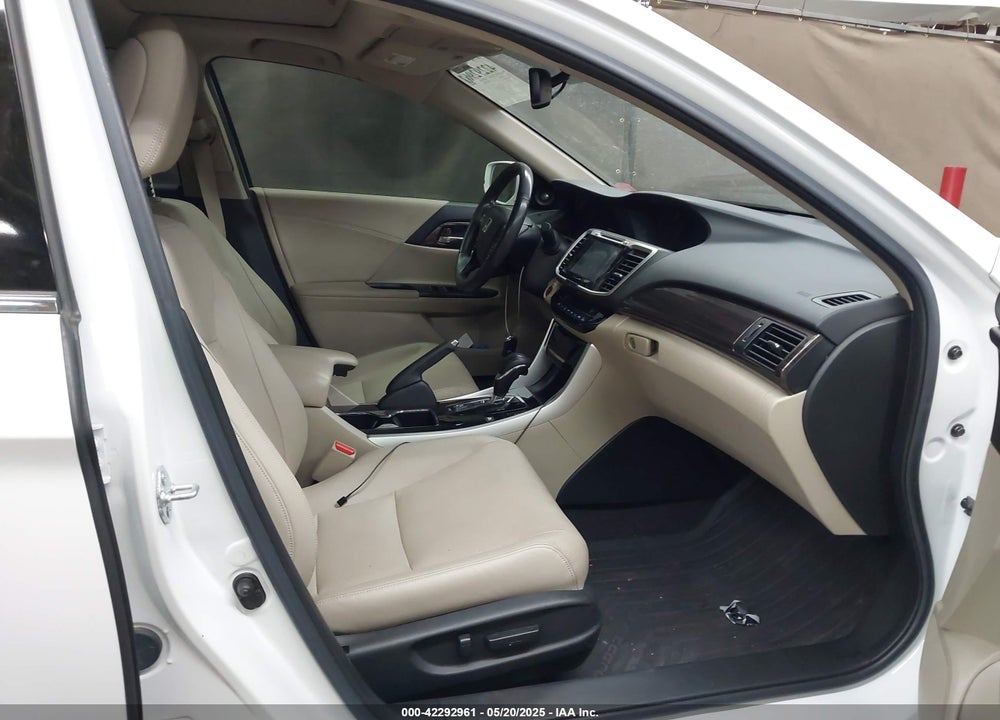 2017 HONDA ACCORD HYBRID VIN: JHMCR6F58HC000975