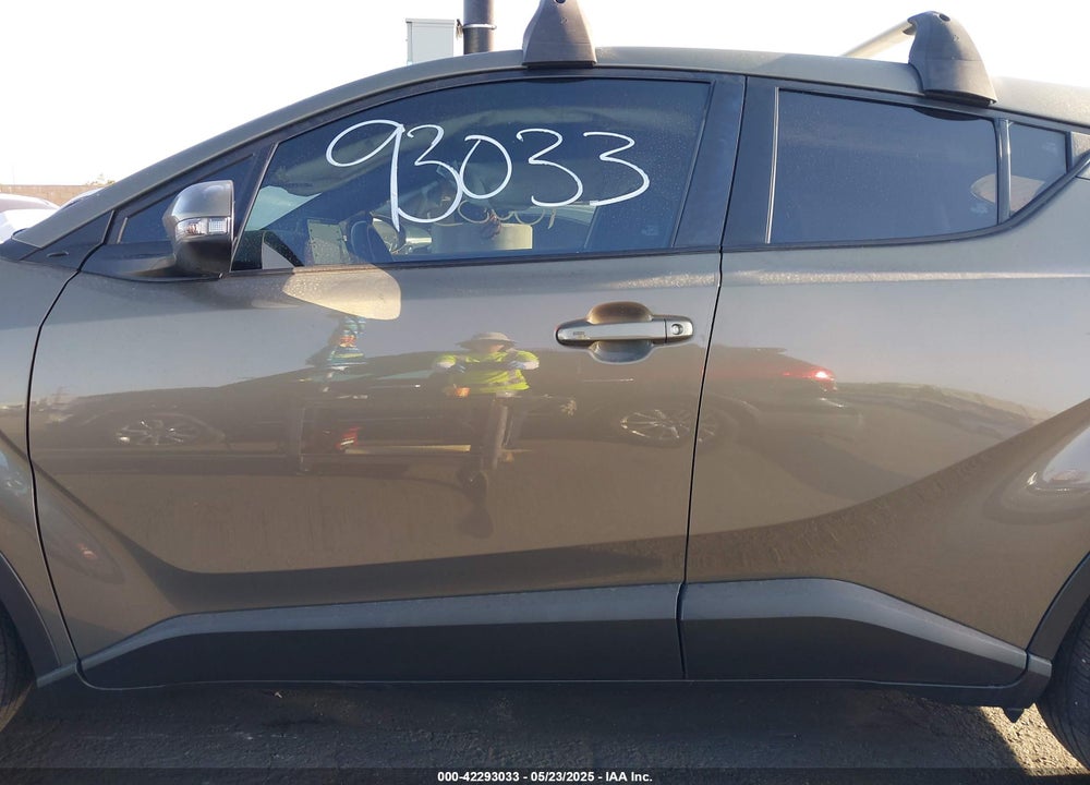 2021 TOYOTA C-HR XLE VIN: NMTKHMBX1MR133810