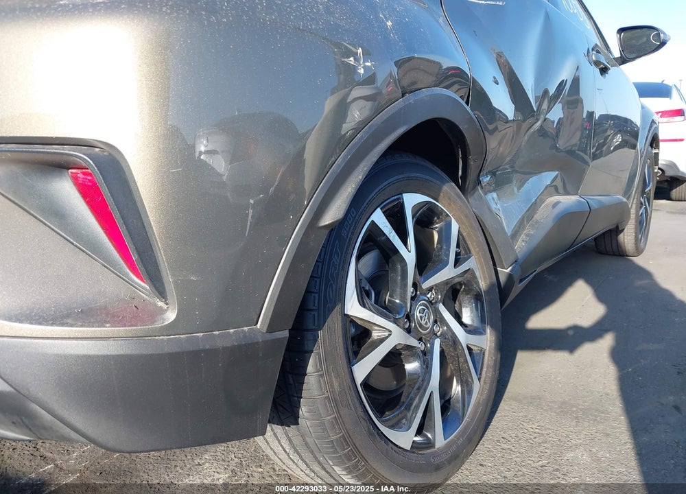 2021 TOYOTA C-HR XLE VIN: NMTKHMBX1MR133810