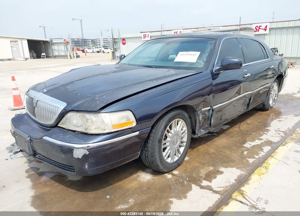 2009 LINCOLN TOWN CAR SIGNATURE LIMITED VIN: 2LNHM82V59X619847