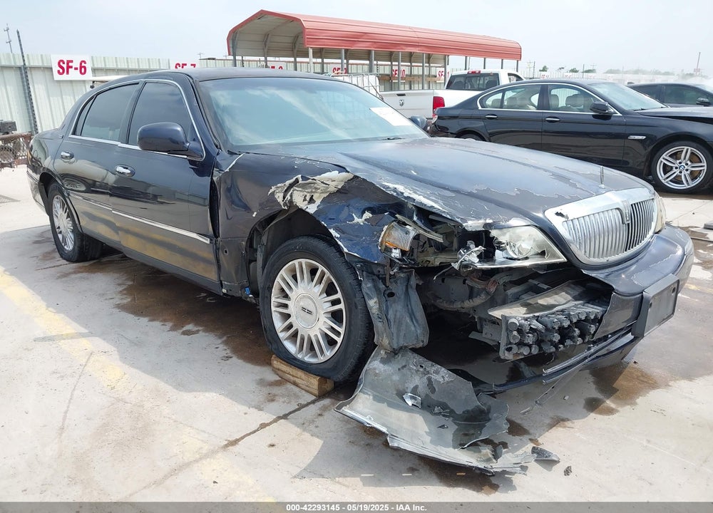 2009 LINCOLN TOWN CAR SIGNATURE LIMITED VIN: 2LNHM82V59X619847