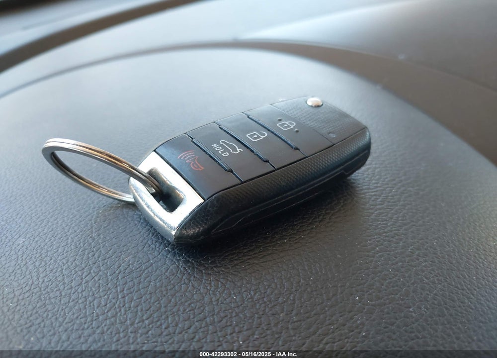 2018 KIA FORTE LX VIN: 3KPFK4A77JE168413