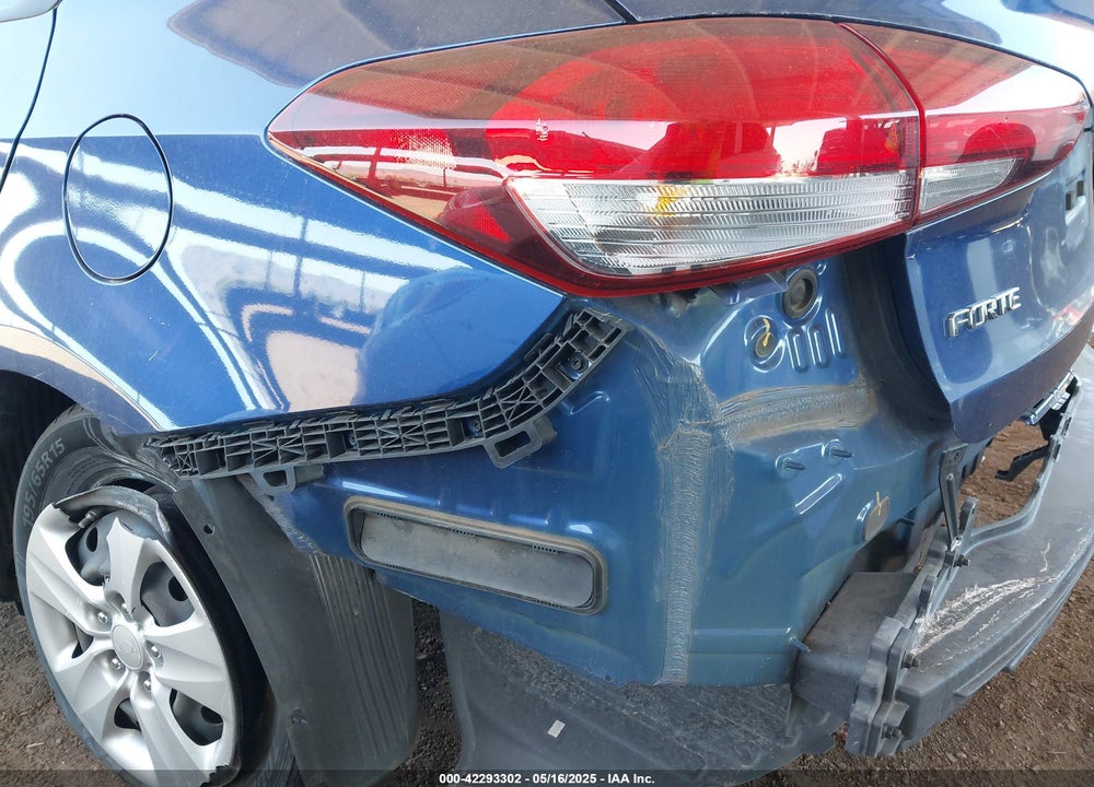 2018 KIA FORTE LX VIN: 3KPFK4A77JE168413