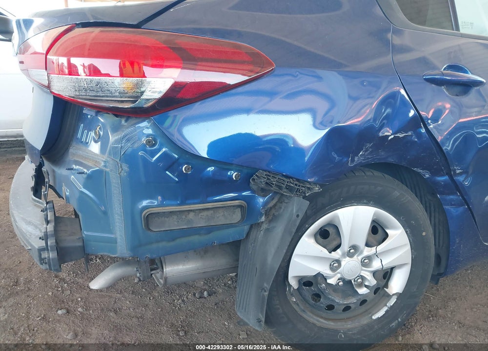 2018 KIA FORTE LX VIN: 3KPFK4A77JE168413