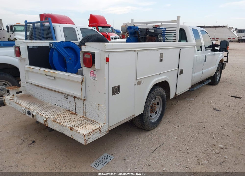2015 FORD F-350 CHASSIS XL VIN: 1FD7X3E68FEA71639