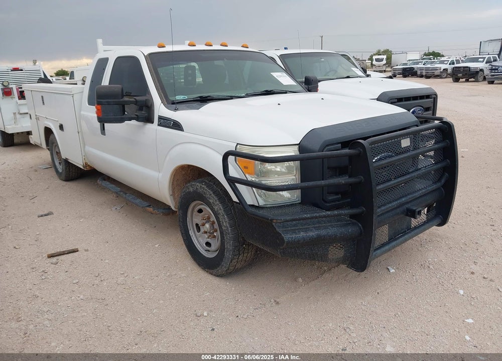 2015 FORD F-350 CHASSIS XL VIN: 1FD7X3E68FEA71639