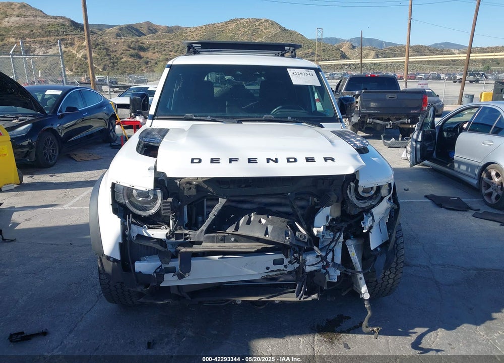 2023 LAND ROVER DEFENDER 110 S VIN: SALEJ7EX8P2110657