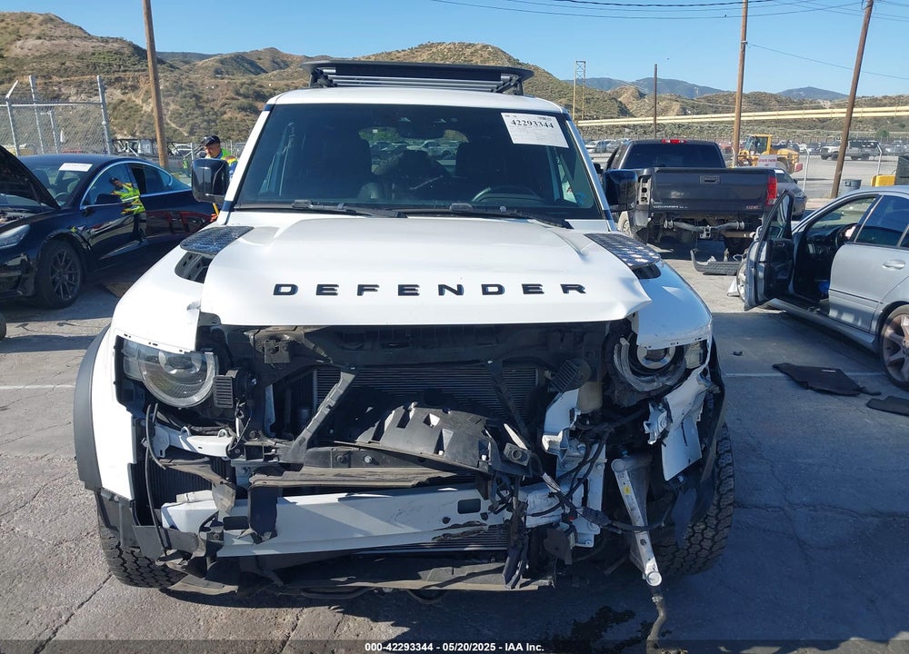 2023 LAND ROVER DEFENDER 110 S VIN: SALEJ7EX8P2110657