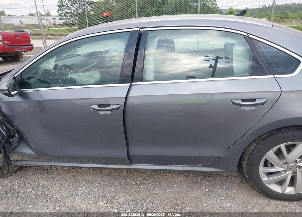 2018 VOLKSWAGEN PASSAT VIN: 1VWBA7A35JC011922