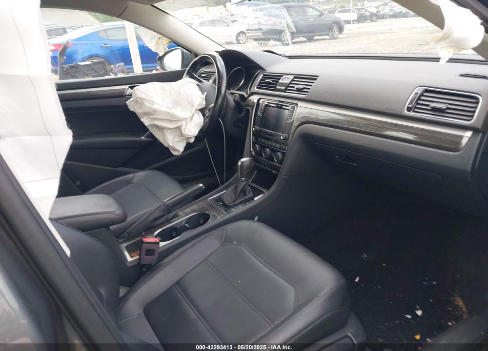 2018 VOLKSWAGEN PASSAT VIN: 1VWBA7A35JC011922