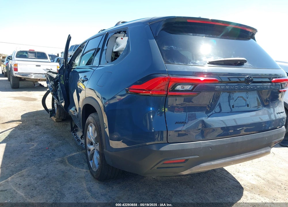 2024 TOYOTA GRAND HIGHLANDER LIMITED VIN: 5TDAAAB58RS023164